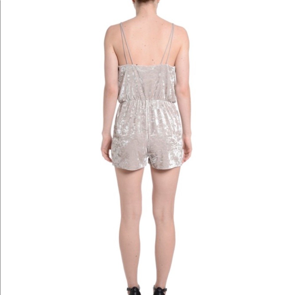 ROMEO & JULIET COUTURE Stone Gray Velvet Romper - Picture 5 of 5